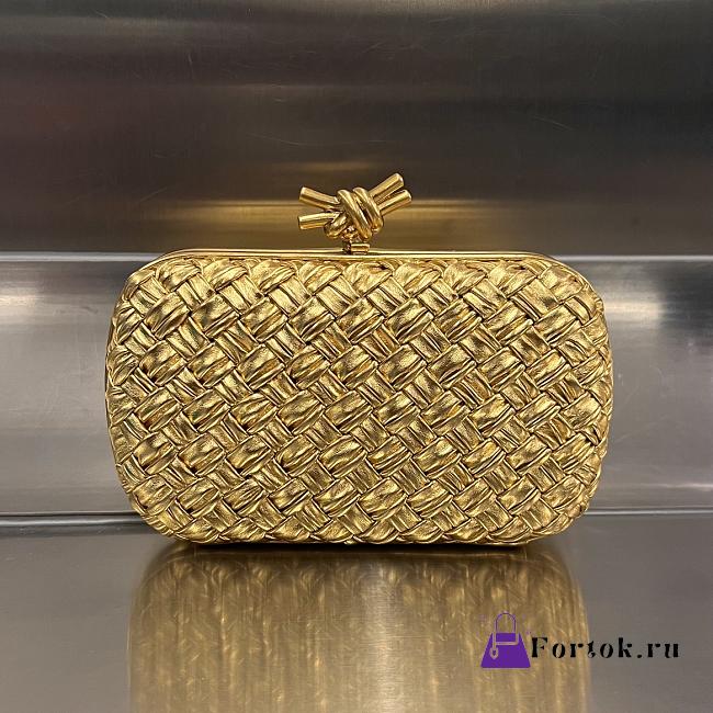 Bottega Veneta Knot Clutch in Gold 19x11.5x5cm - 1
