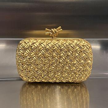 Bottega Veneta Knot Clutch in Gold 19x11.5x5cm