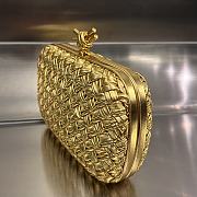 Bottega Veneta Knot Clutch in Gold 19x11.5x5cm - 3