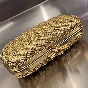 Bottega Veneta Knot Clutch in Gold 19x11.5x5cm - 4