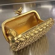 Bottega Veneta Knot Clutch in Gold 19x11.5x5cm - 5