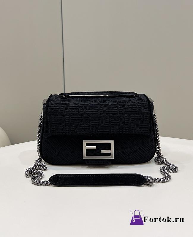 Fendi Women's Black Baguette Chain Medium Shoulder Bag 24×6×13cm - 1