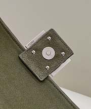 Fendi Women's Green Baguette Chain Medium Shoulder Bag 24×6×13cm - 6