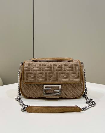 Fendi Women's Brown Baguette Chain Medium Shoulder Bag 24×6×13cm