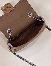 Fendi Women's Brown Baguette Chain Medium Shoulder Bag 24×6×13cm - 2