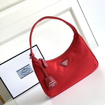 Prada Re-nylon Re-edition 2000 Bag in Red 23x13x5cm