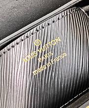 Louis Vuitton Twist Handbag in Black Gold Buckle M59402 23x17x9.5cm - 4
