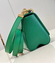 Louis Vuitton Twist handbag in Green Gold Buckle M21649 19x15x9cm - 4