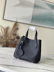 Louis Vuitton Blossom PM Bag in Black M21848 20x20x12.5cm - 3