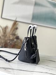 Louis Vuitton Blossom PM Bag in Black M21848 20x20x12.5cm - 2