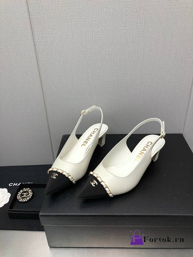 Chanel Pumps in White - 1