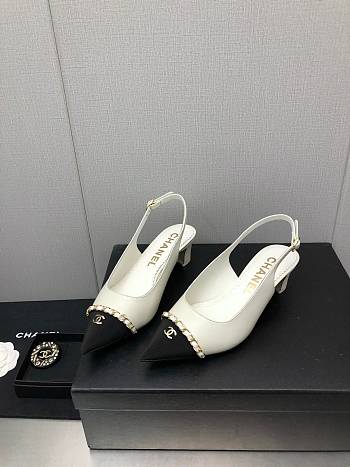 Chanel Pumps in White