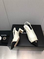 Chanel Pumps in White - 3