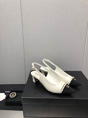 Chanel Pumps in White - 2
