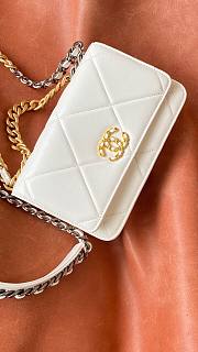 Chanel 19 Flap Bag Lambskin Woc White 19cm - 5