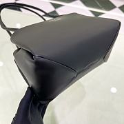 Prada Leather Bag in Black 25x13x13.5cm - 2