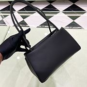 Prada Leather Bag in Black 25x13x13.5cm - 3