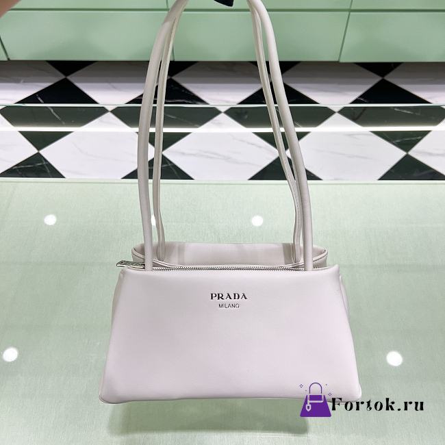 Prada Leather Bag in White 25x13x13.5cm - 1
