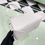 Prada Leather Bag in White 25x13x13.5cm - 6