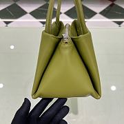 Prada Leather Bag in Green 25x13x13.5cm - 2