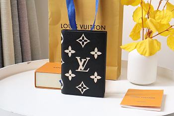 Louis Vuitton Bicolor Monogram Black Beige Passport Holder M62089 10x14x2.5cm