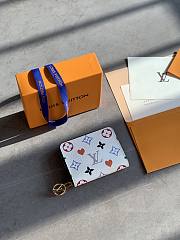 Louis Vuitton Zippy Monogram Game on Canvas Wallet M80305 11x8.5x2cm  - 1