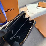 Louis Vuitton Zippy Monogram Game on Canvas Wallet M80305 11x8.5x2cm  - 6
