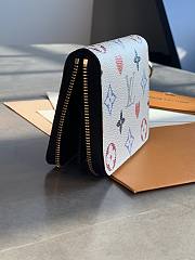 Louis Vuitton Zippy Monogram Game on Canvas Wallet M80305 11x8.5x2cm  - 3