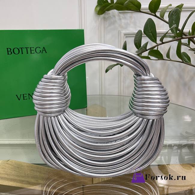 Bottega Veneta Double Knot Bag in Silver 22x6.5x15.5cm - 1
