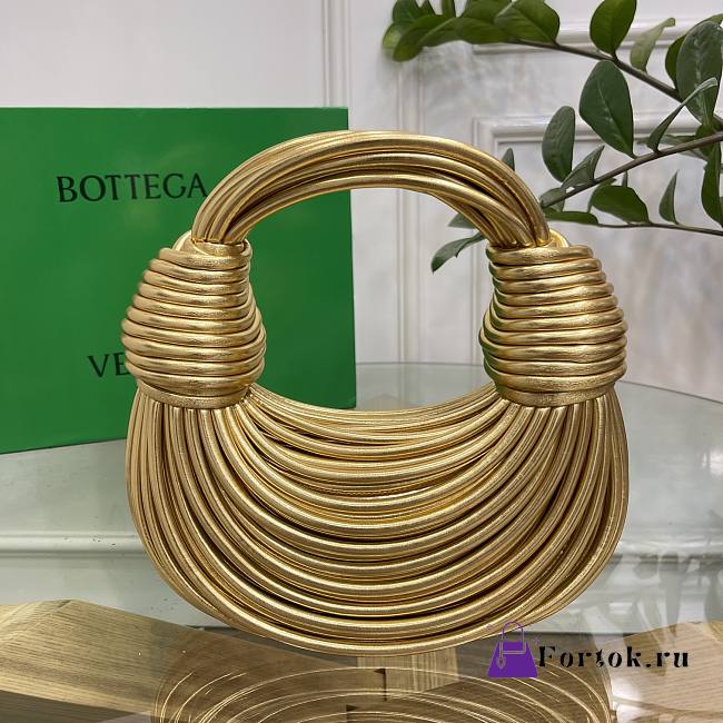Bottega Veneta Double Knot Bag in Gold 22x6.5x15.5cm - 1