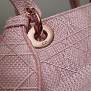 Dior Lady D-lite Embroidered Cannage Leather Bag in Pink 24x20x11cm - 2