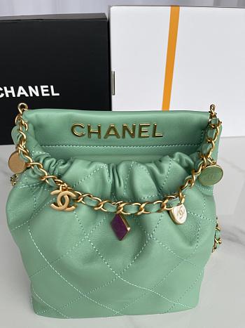 Chanel 22 Handbag Green AS3793 17x16x7cm