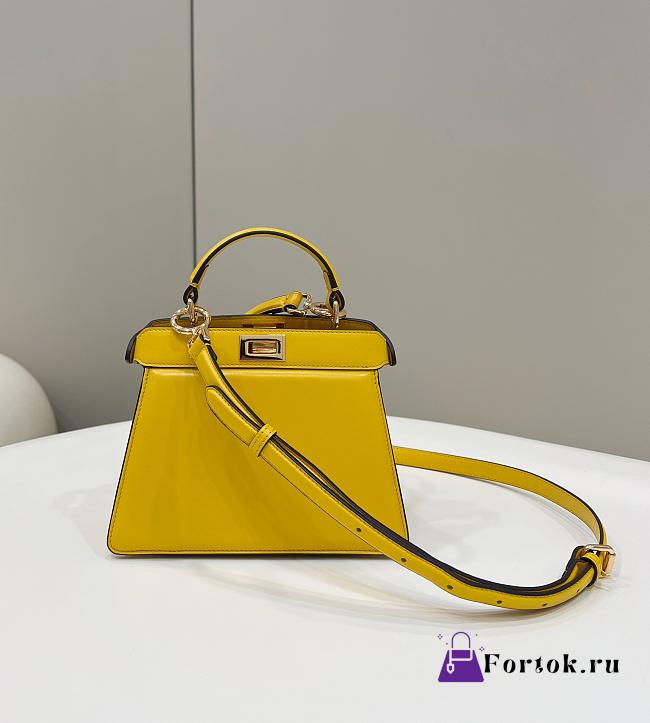 Fortok Fendi Peekaboo Iseeyou Petite Bag in Yellow 20x11x15cm - 1