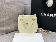 Fortok Chanel 22s Mini Bucket Bag in White 17x15x9cm - 1