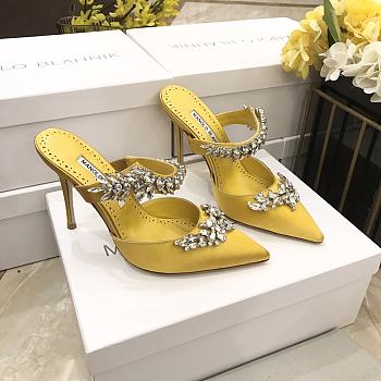 Fortok Manolo Blahnik Lurum Yellow Satin Crystal Embellished Mules