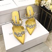 Fortok Manolo Blahnik Lurum Yellow Satin Crystal Embellished Mules - 6