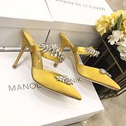 Fortok Manolo Blahnik Lurum Yellow Satin Crystal Embellished Mules - 4