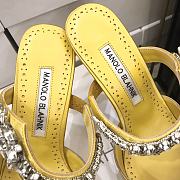 Fortok Manolo Blahnik Lurum Yellow Satin Crystal Embellished Mules - 3