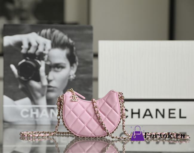 Fortok Chanel 23P Chain Mini Half Moon Clutch Light Pink - 1