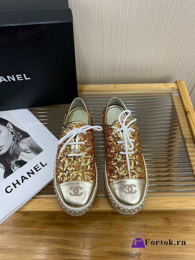 Fortok Chanel Loafers Gold - 1