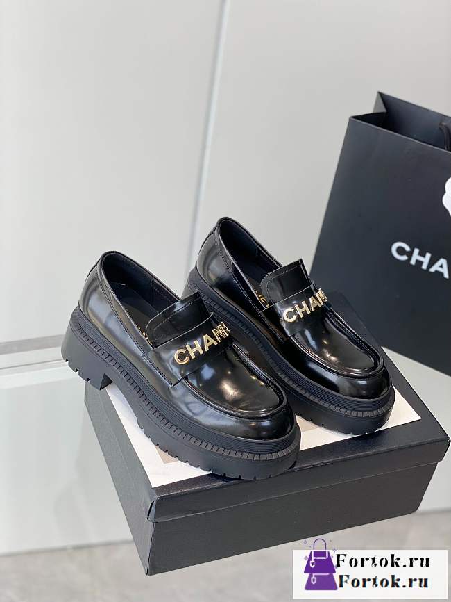 Fortok Chanel Logo Shiny Calfskin Loafers Black - 1