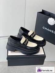 Fortok Chanel Logo Shiny Calfskin Loafers White - 1