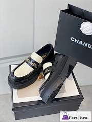 Fortok Chanel Logo Shiny Calfskin Loafers White - 3