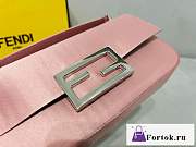 Fortok Fendi Baguette Bag in Pink 19x14x4cm - 2