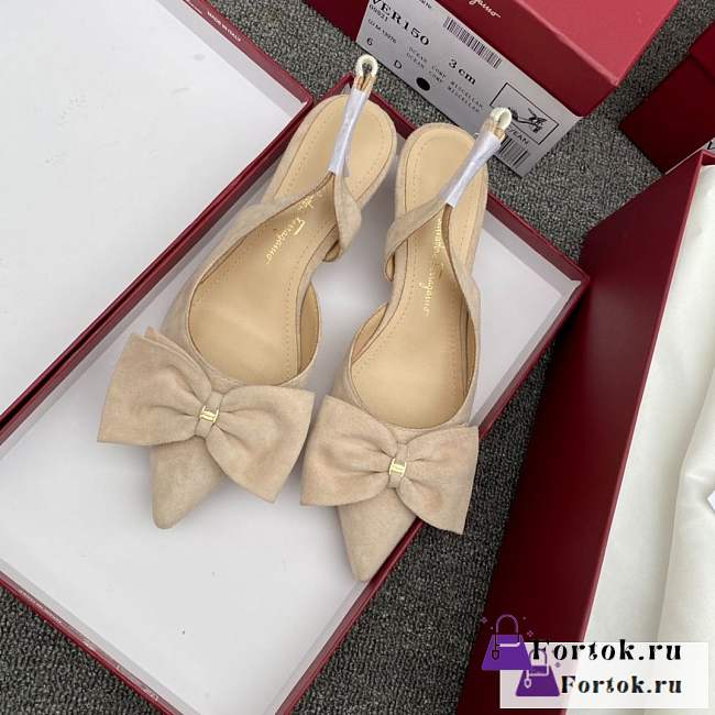 Fortok Salvatore Ferragamo Reda Slingback Pumps Beige - 1