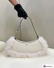 Fortok Fendi O-lock Swing White Fox Fur And Leather Pouch - 1