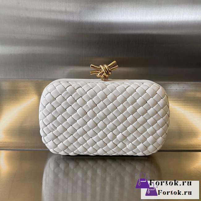 Fortok Bottega Veneta Knot Clutch in White 20x12x5.5cm - 1