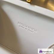 Fortok Bottega Veneta Knot Clutch in White 20x12x5.5cm - 4