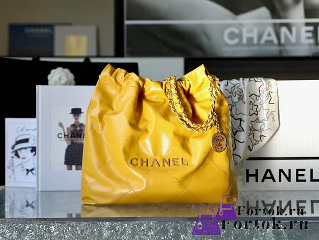Fortok Chanel 22s Hobo Bag Yellow Gold Buckle 35x37x7cm - 1