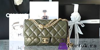 Fortok Chanel 22K Flap Bag Green 14x22x8cm